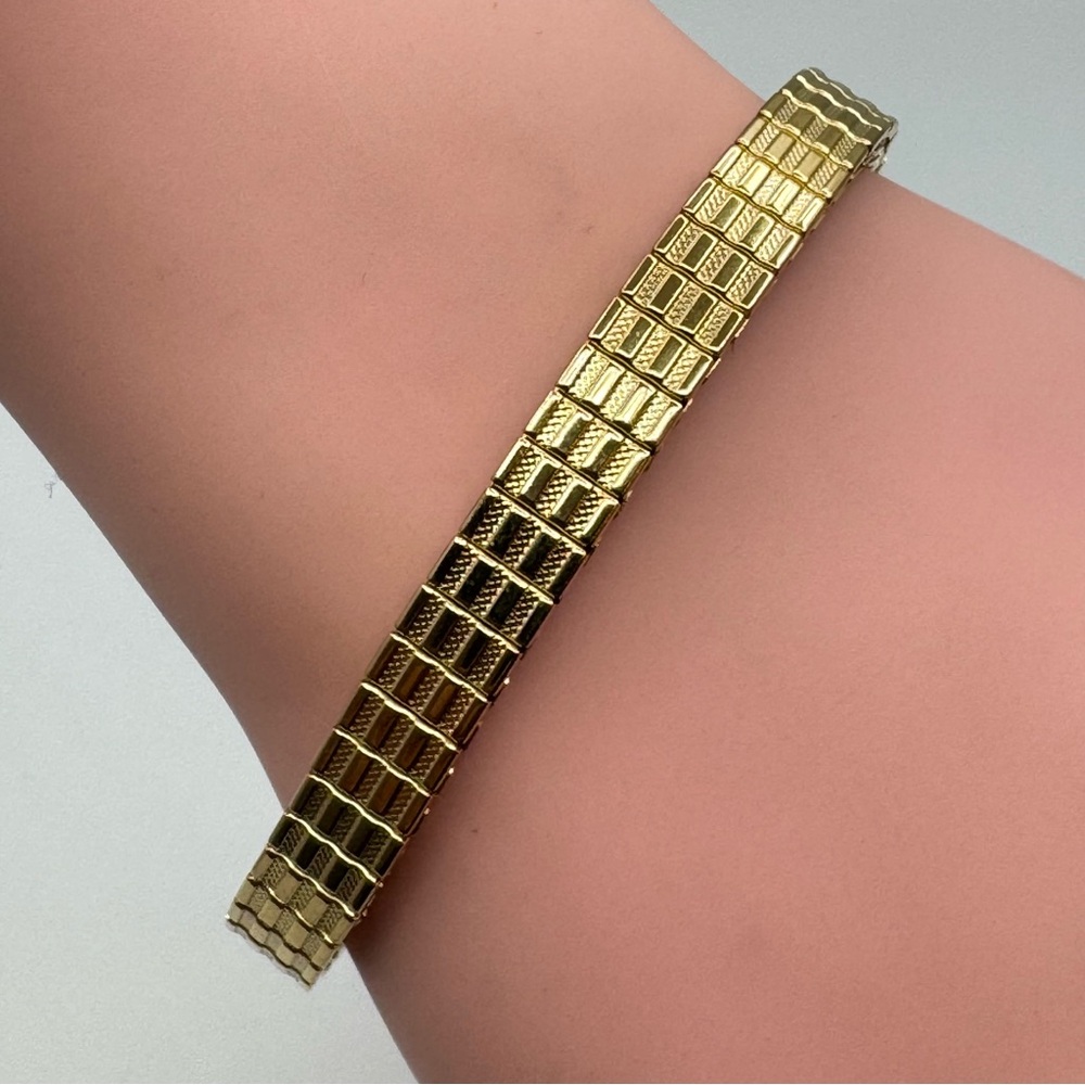 Gold Tone Stretch Bracelet Textured Link Design Vintage Style